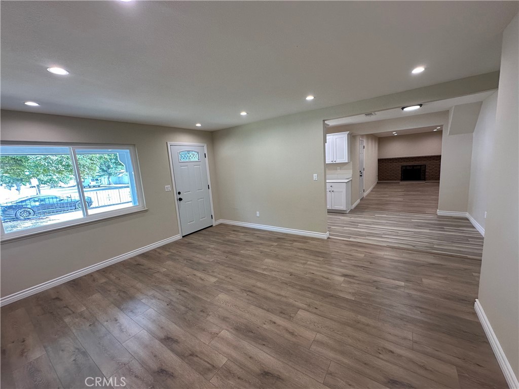 648 N Rosalind Avenue