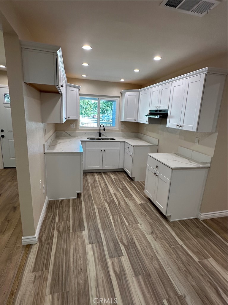 648 N Rosalind Avenue