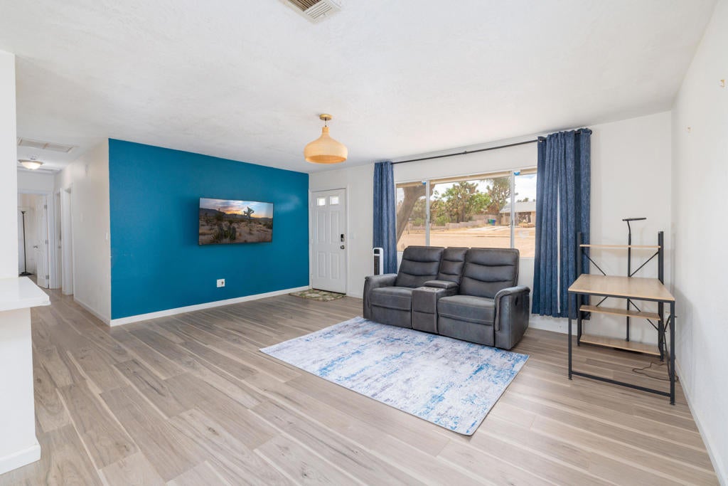 56616 Mountain View Trail