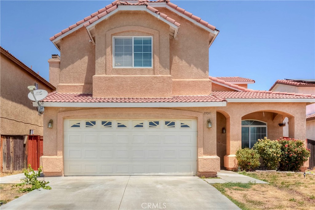 Beautiful 3-Bedroom Home with Spacious Living and Modern Upgrades Welcome to this inviting 3-bedroom, 2.5-bath home offering 1,993 sq. ft. of well-designed living space, built in 2003. Step into the elegant formal living room with soaring vaulted ceilings, perfect for entertaining, and a separate formal dining area ideal for gatherings.