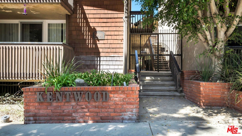5901 Canterbury Drive 21