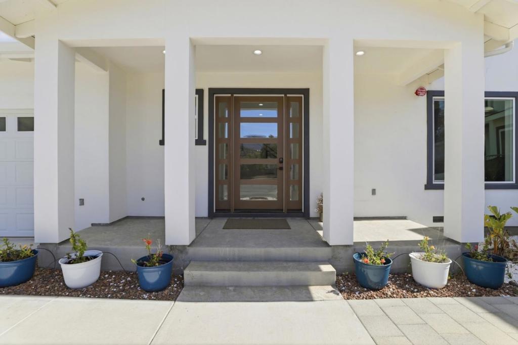 1681 Zinnia Lane
