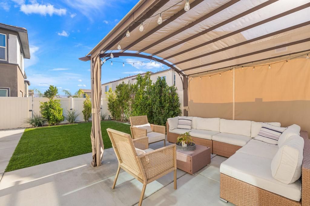 Photo of 76321 Oxford Lane, Palm Desert, CA 92211 (MLS # 219143433DA)