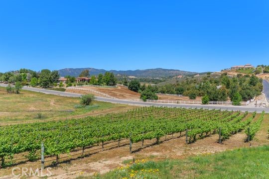 36475 AVENIDA LA CRESTA
