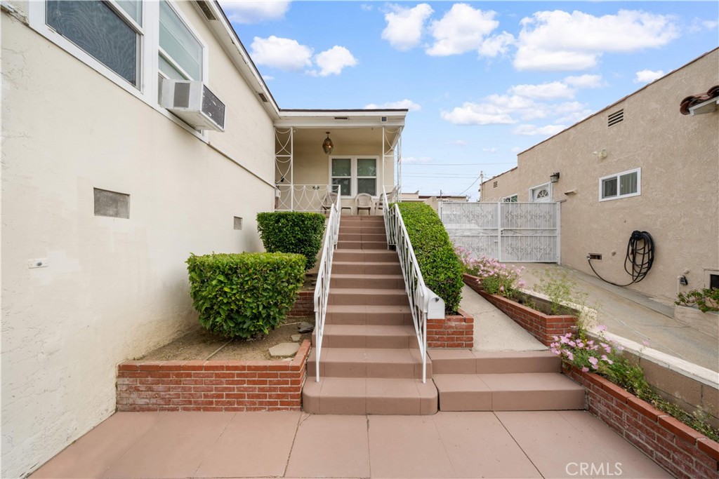 2917 W Hellman Avenue