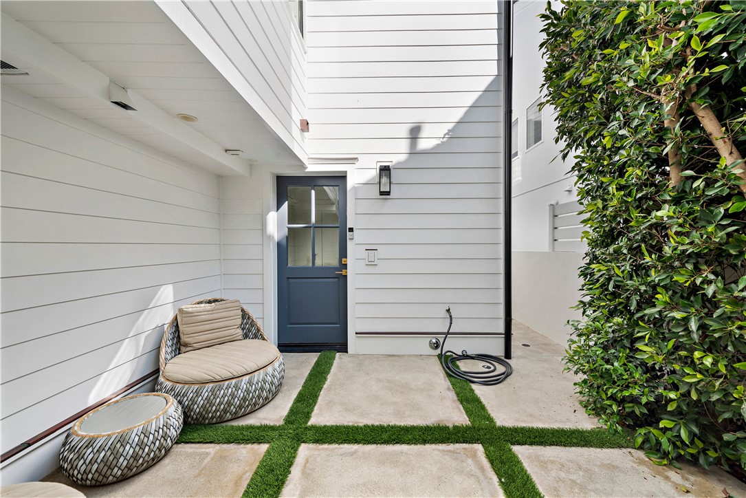 Corona del Mar South of PCH (CDMS) - Residential Lease