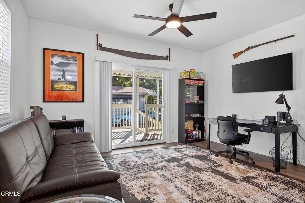 9097 N Ventura Avenue 8