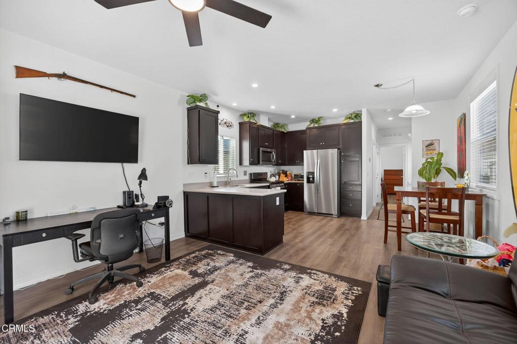 9097 N Ventura Avenue 8