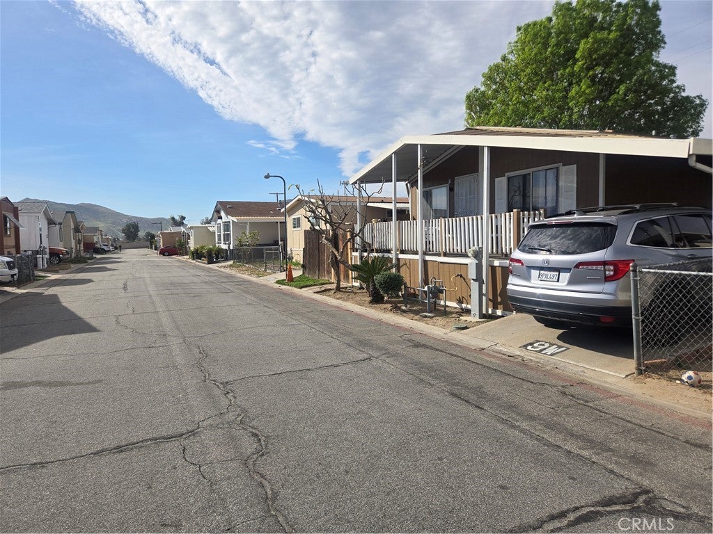 17225 Valley 9W