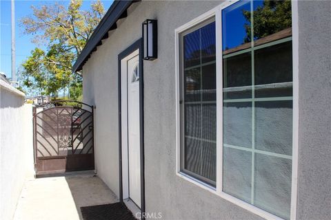 Photo of 15548 Saticoy, Van Nuys, CA 91406 (MLS # SR25282435)