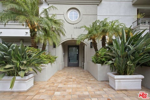 Photo of 11908 Darlington Avenue #203, Los Angeles, CA 90049 (MLS # 26847521)