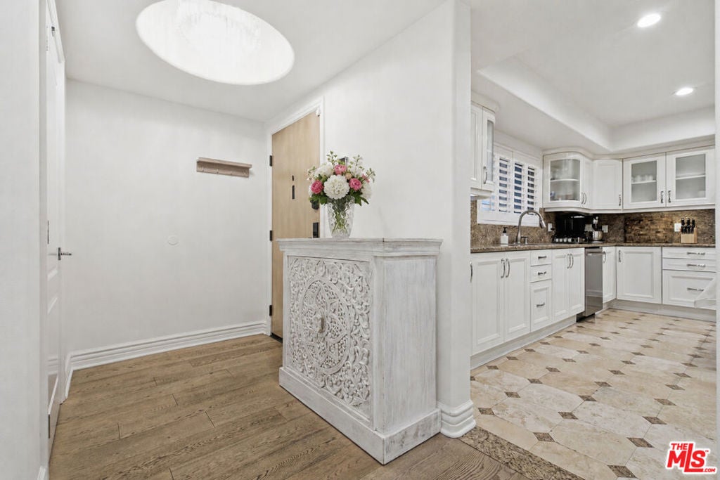 11908 Darlington Avenue 203, Los Angeles CA 90049