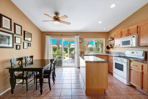 MLS: 219152386DA