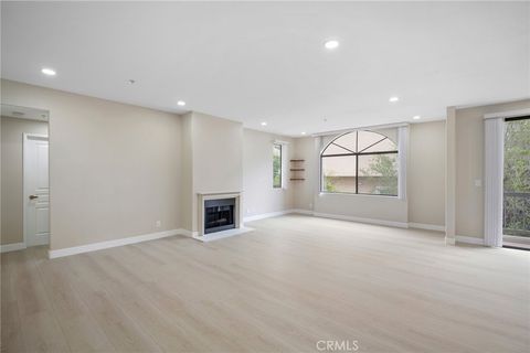 Photo of 1114 Campbell Street #206, Glendale, CA 91207 (MLS # GD26140926)