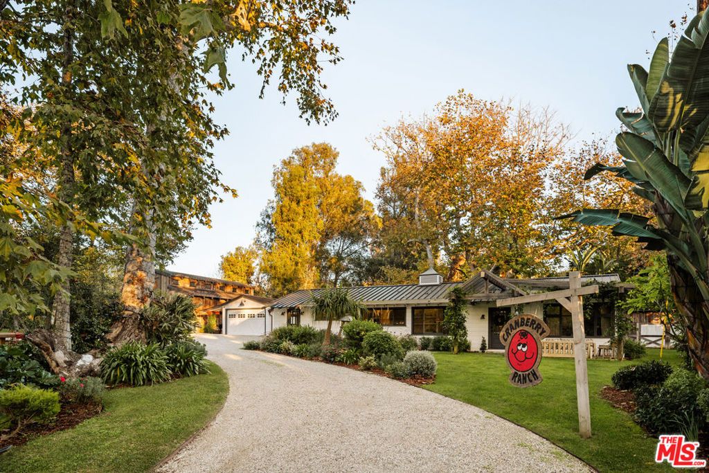 Photo of 6332 Busch Drive, Malibu, CA 90265 (MLS # 26639893)