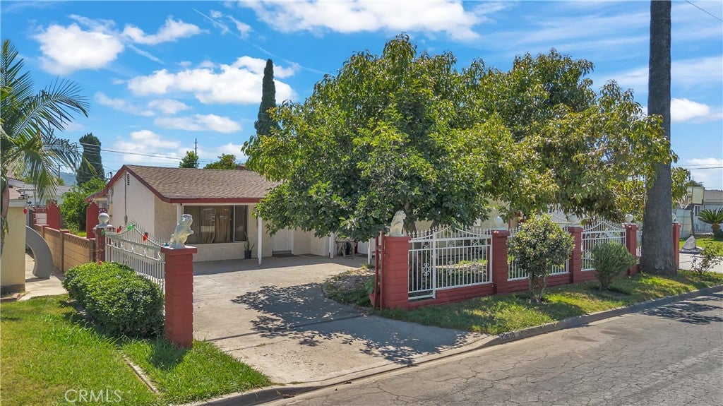 13618 Las Vecinas Dr DR