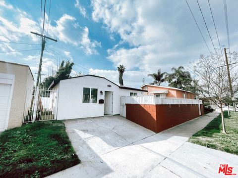 Photo of 2450 W 60th Street, Los Angeles, CA 90043 (MLS # 26640643)