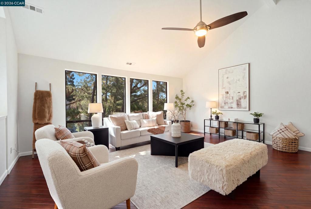 2 Heritage Oaks Rd