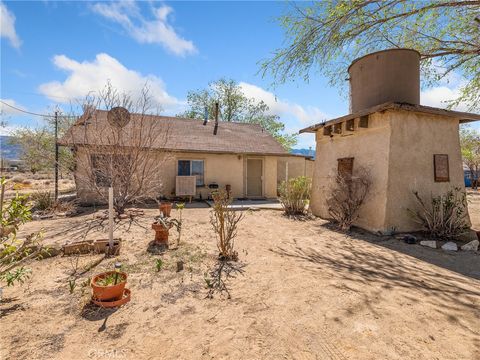 Photo of 10172 Tradepost Road, Lucerne Valley, CA 92356 (MLS # HD25064367) Photo of 10172 Tradepost Road, Lucerne Valley, CA 92356 (MLS # HD25064367)