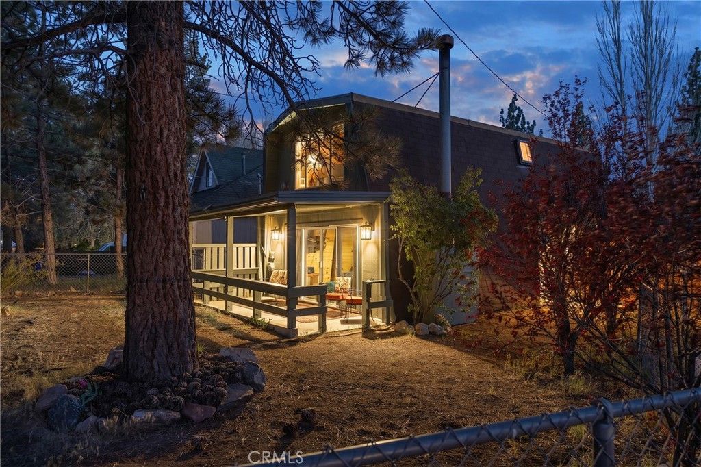 Photo of 445 Elysian Boulevard, Big Bear, CA 92314 (MLS # IG26086188)