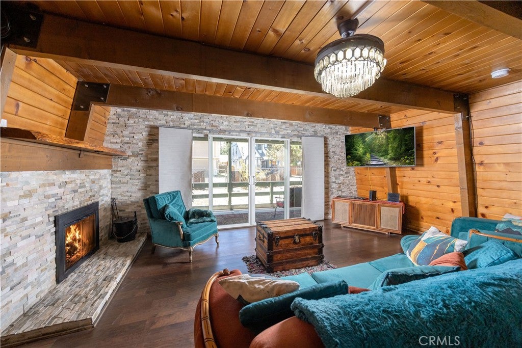 445 Elysian Boulevard