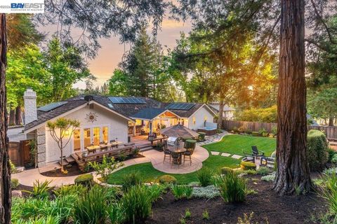 Photo of 2525 Holly Oak Dr Dr, Danville, CA 94506 (MLS # 41130949)