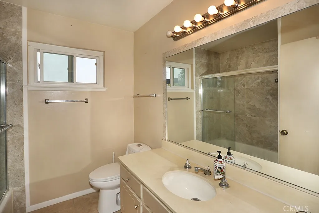 Fountain Valley, California 92708, United States, 4 Bedrooms Bedrooms, ,3 BathroomsBathrooms,Residential,Active,195785