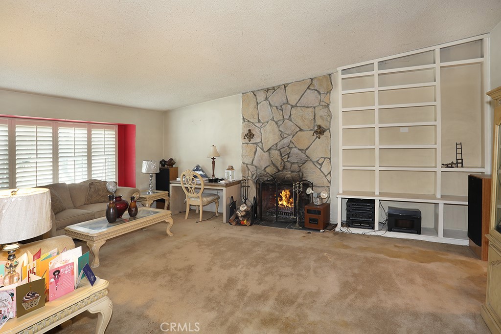 17215 Buttonwood Street