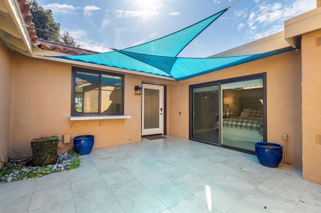 445 N Sierra Madre