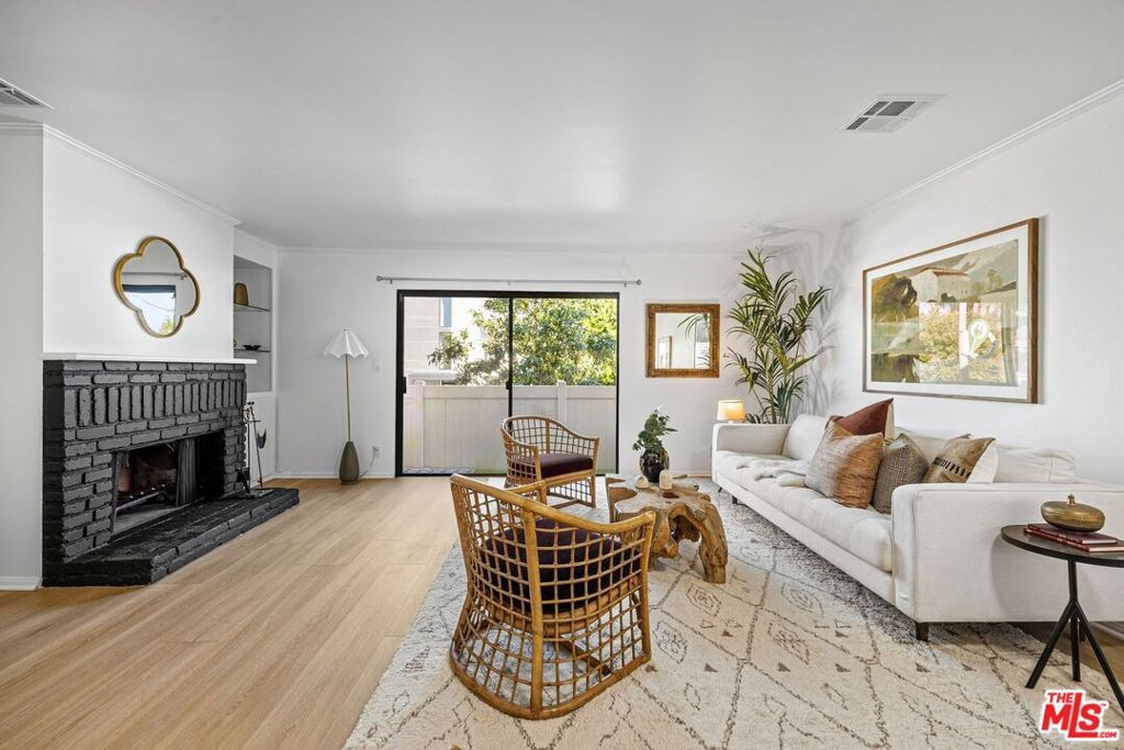 Photo of 4365 Mclaughlin Avenue #4, Los Angeles, CA 90066 (MLS # 26672639)