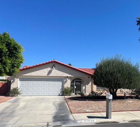 Photo of 67690 Peineta Road, Cathedral City, CA 92234 (MLS # 219146575DA)