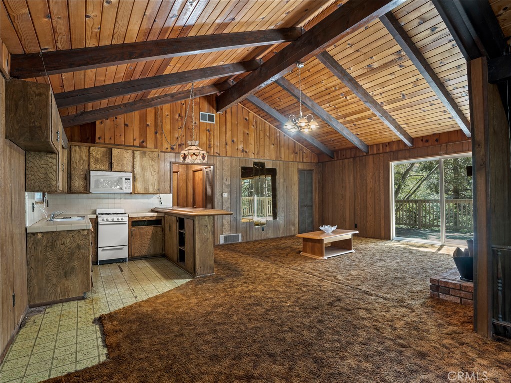 1155 Chateau