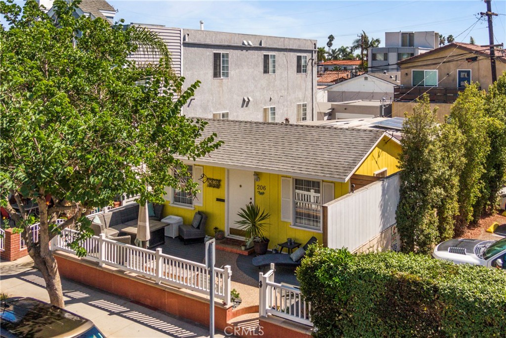 206 Glendora Avenue