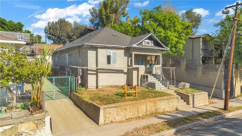 1307 Pleasant