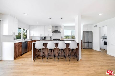 Photo of 6426 Ellenview Avenue, West Hills, CA 91307 (MLS # 26640711)