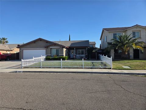 Photo of 13397 Earlegate St, Victorville, CA 92392 (MLS # CV26074280)