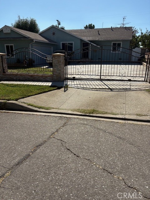 Great Opportunity to buy this beautiful single story home,quiet neighborhood.Located near the 10 freeway. This property feature3 bedrooms.and 2 baths,and attached 2 car garage. Don't miss this opportunity to own this home.Property Profile shows 2 bedroms.