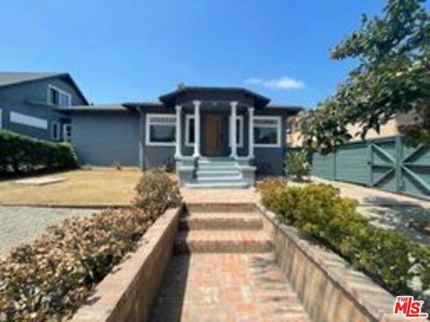 Photo of 821 N Harvard Boulevard, Los Angeles, CA 90029 (MLS # 26859319)