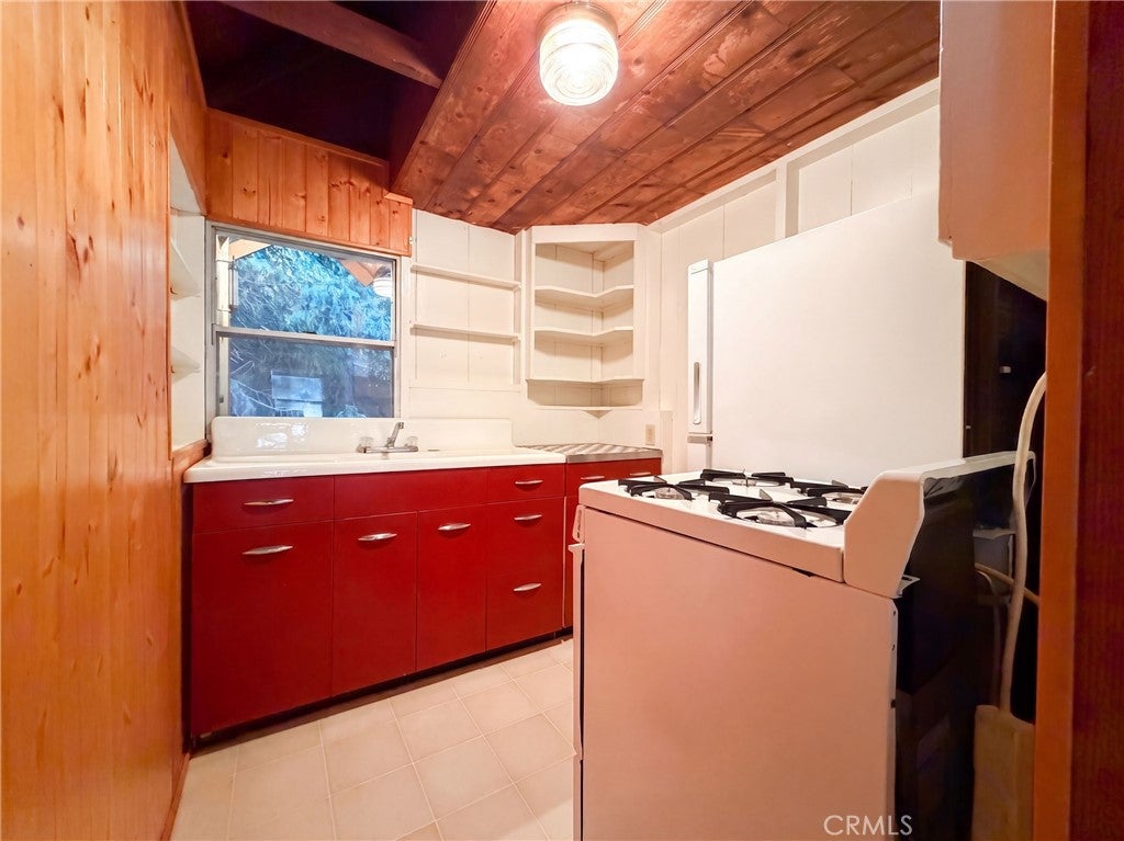 23679 Hillside
