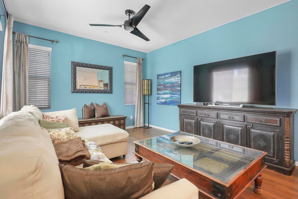 512 Calle Vibrante