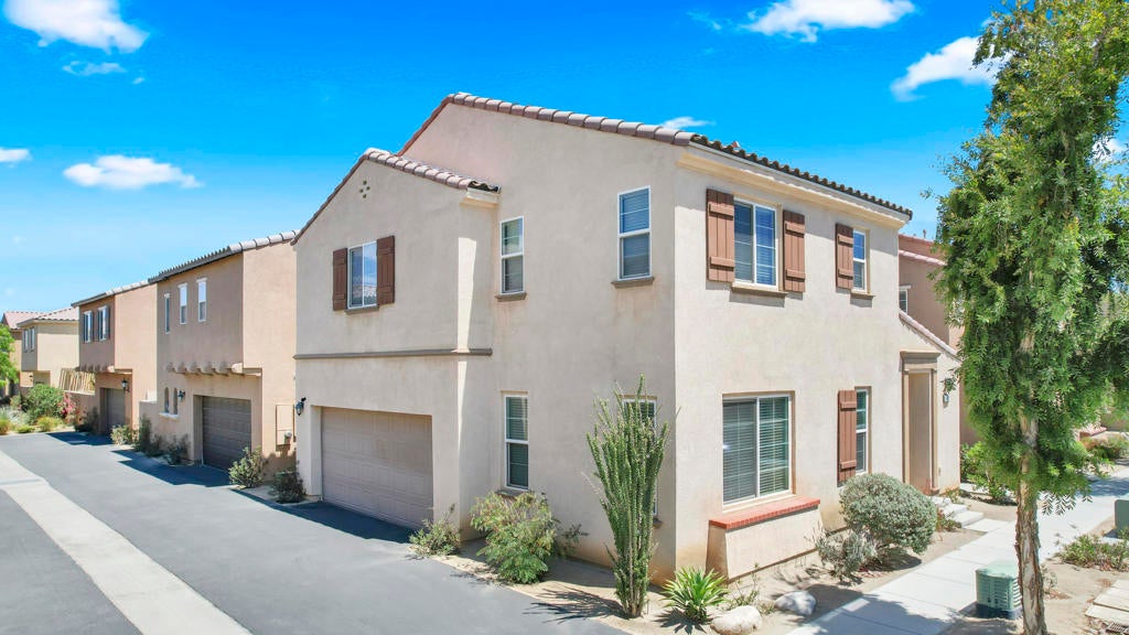 512 Calle Vibrante
