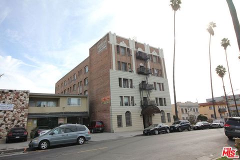 Photo of 738 New Hampshire Avenue #208, Los Angeles, CA 90005 (MLS # 25630541)