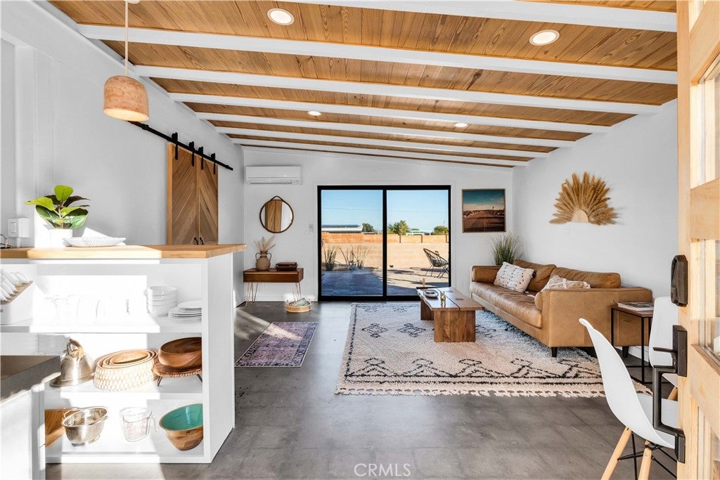 4727 Avenida La Flora Desierta