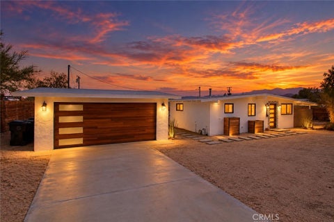 Photo of 4727 Avenida La Flora Desierta, Joshua Tree, CA 92252 (MLS # JT26201784)