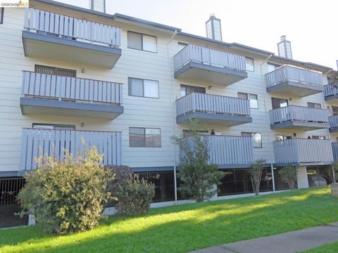 Photo of 325 Valle Vista Ave #117, Hayward, CA 94544 (MLS # 41135350)