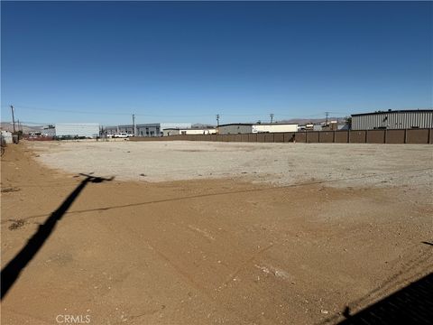 Photo of 0 Catalpa Street, Hesperia, CA 92345 (MLS # HD25253555)