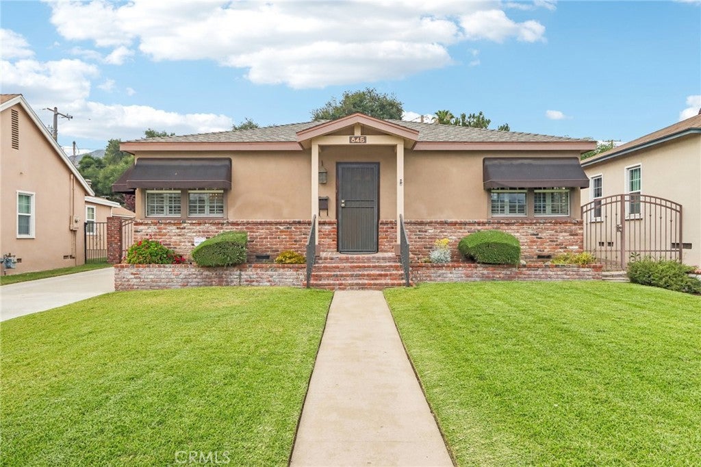 845 Oakdale AVE