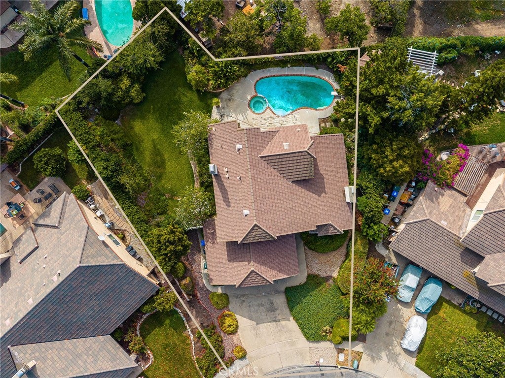 1718 Redwood Way