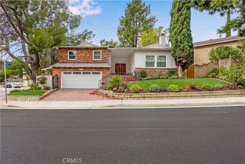 Photo of 17164 Braxton Street, Granada Hills, CA 91344 (MLS # OC26036353)