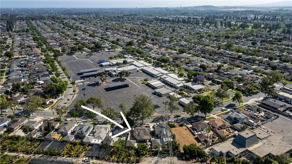 Lakewood, California 90713, United States, 3 Bedrooms Bedrooms, ,2 BathroomsBathrooms,Residential,Pending,153833